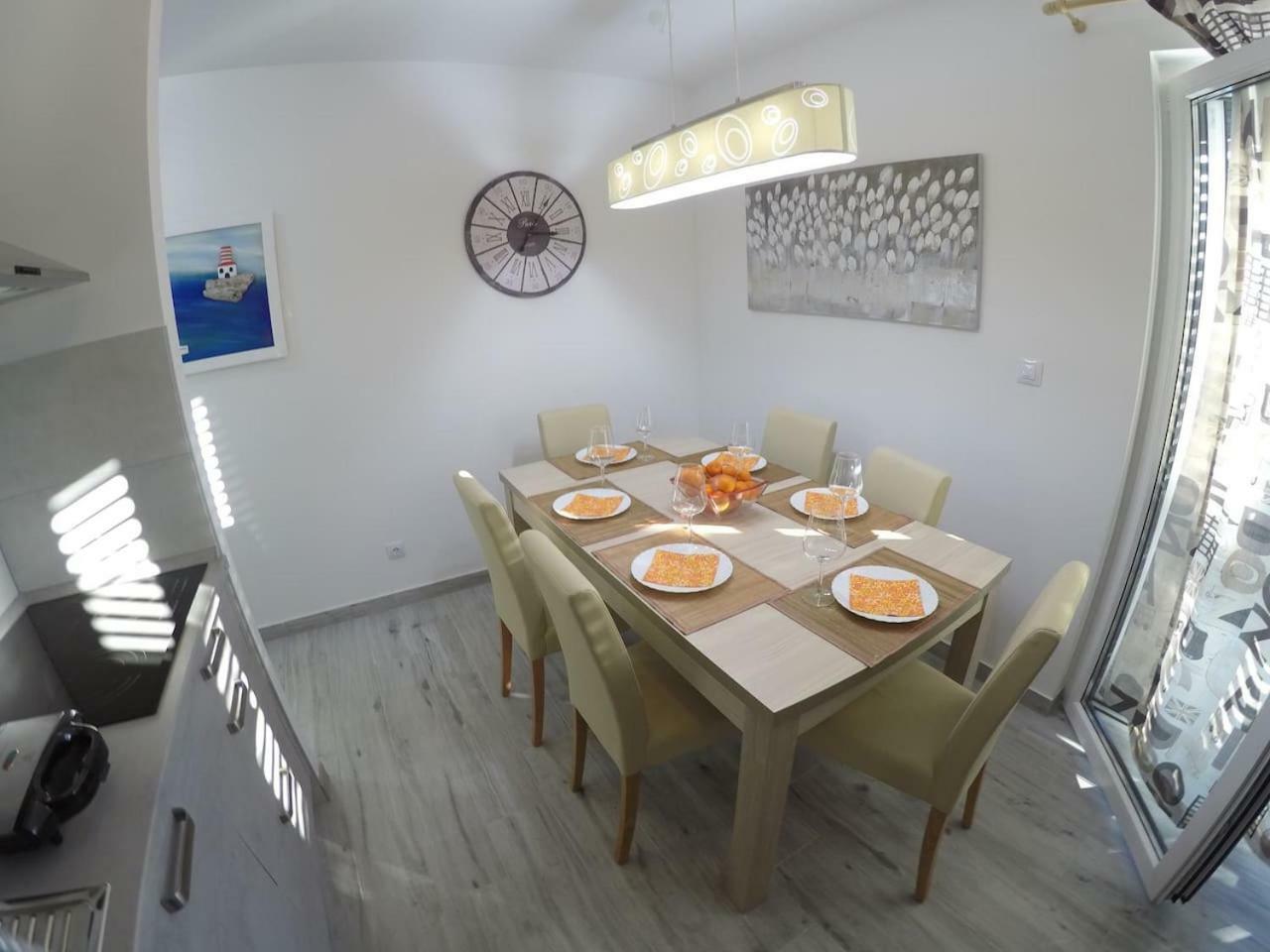 The Globetrotter'S Residence Kastel Novi ภายนอก รูปภาพ