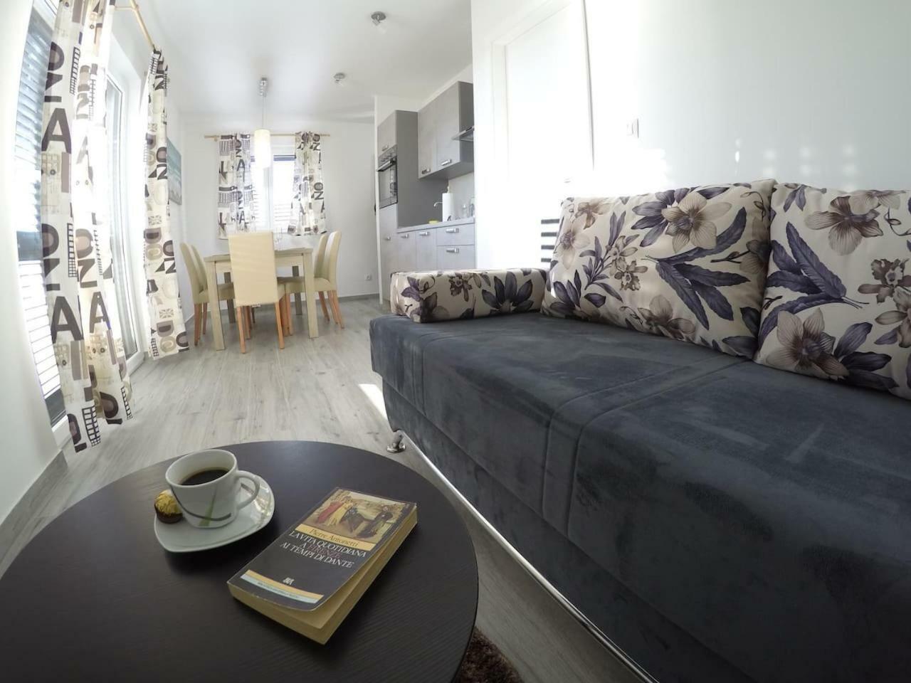 The Globetrotter'S Residence Kastel Novi ภายนอก รูปภาพ