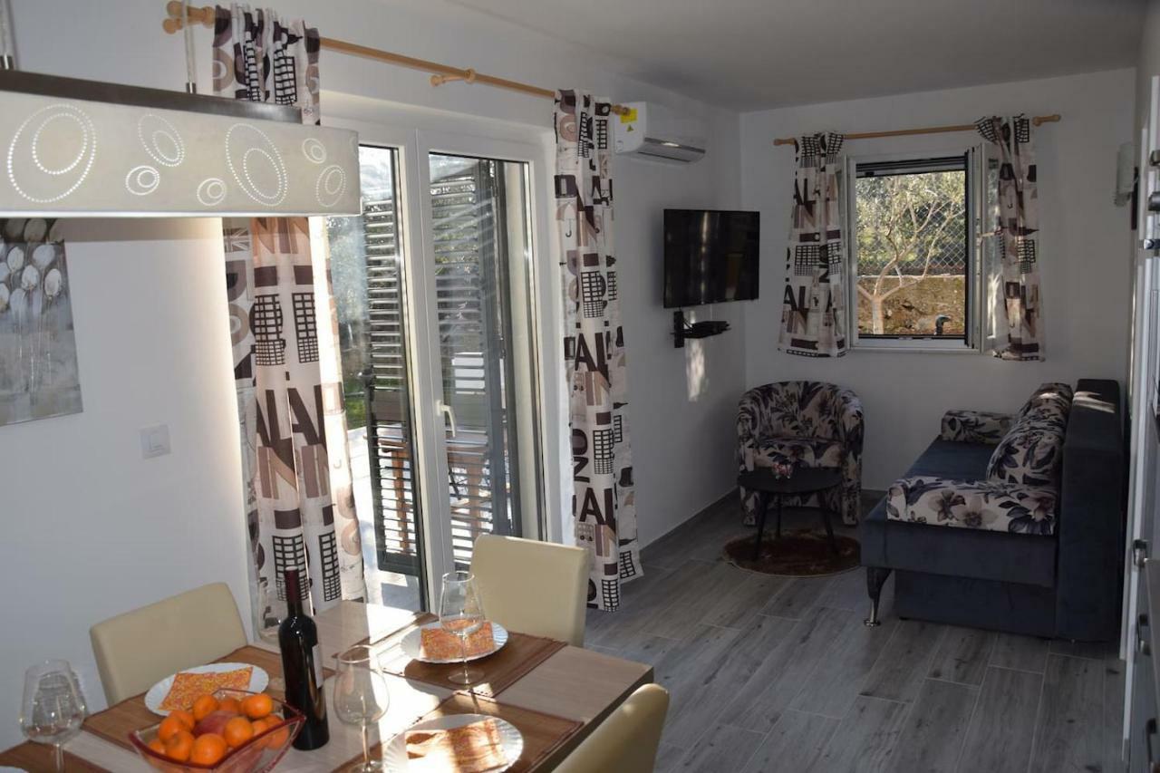 The Globetrotter'S Residence Kastel Novi ภายนอก รูปภาพ